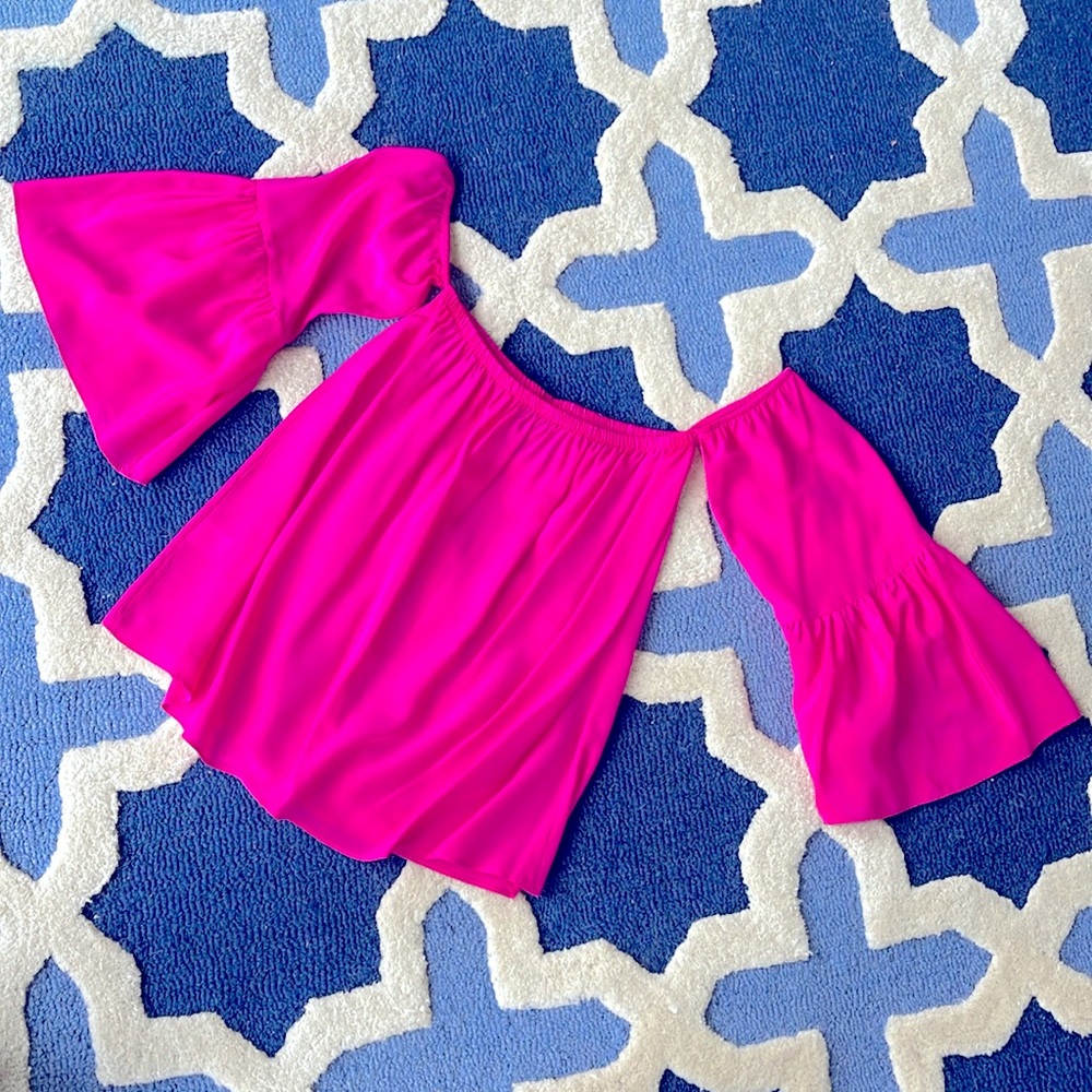 Excellent condition 100% Silk Aum Couture Hot Pink Off the Shoulder Top